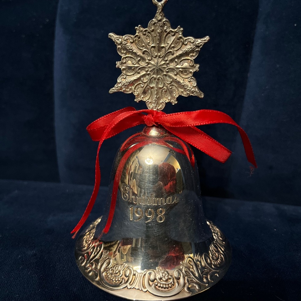 1998 Vintage Wallace Grand Baroque Silver Bell